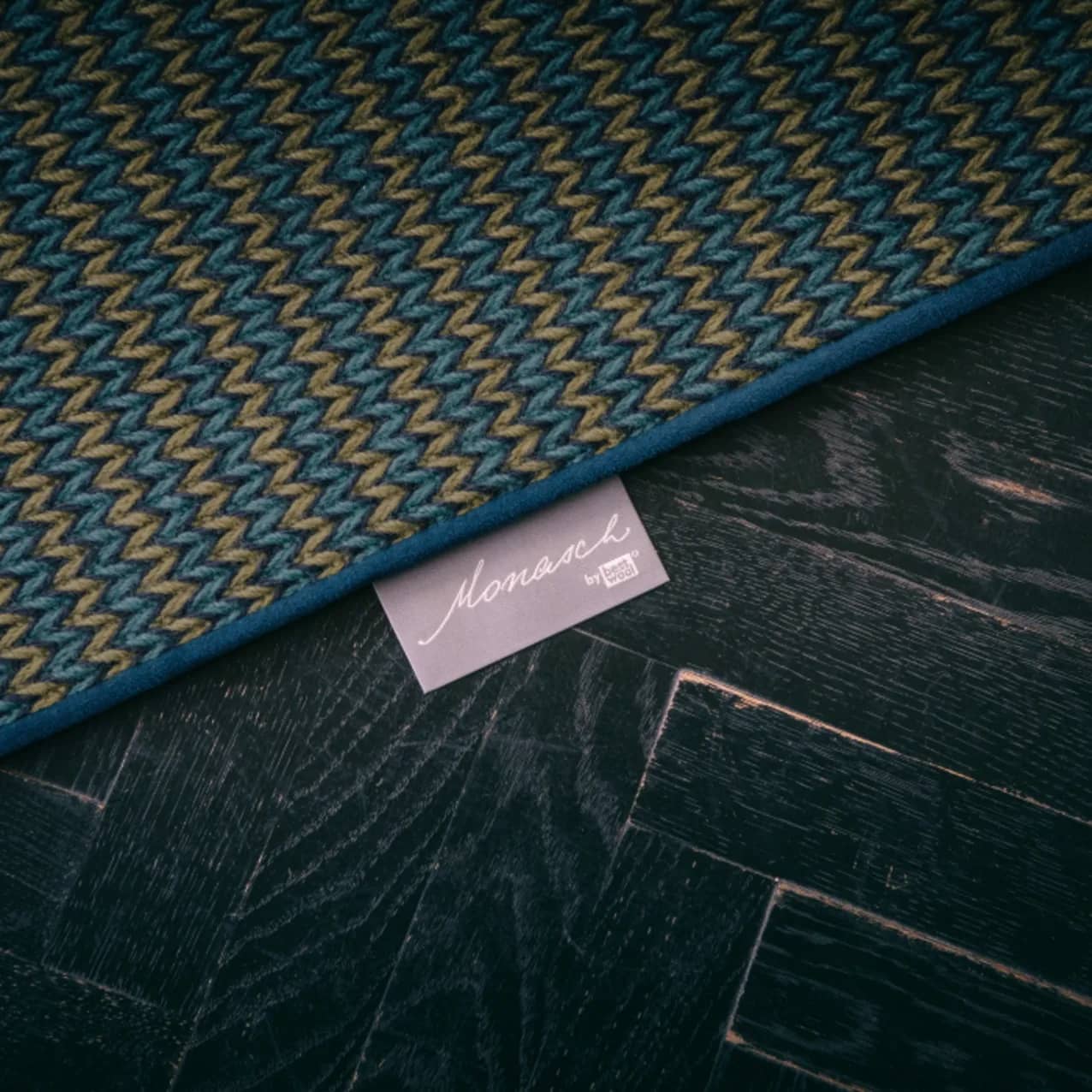 Flashback Moss luxury wool rug with blind soft border