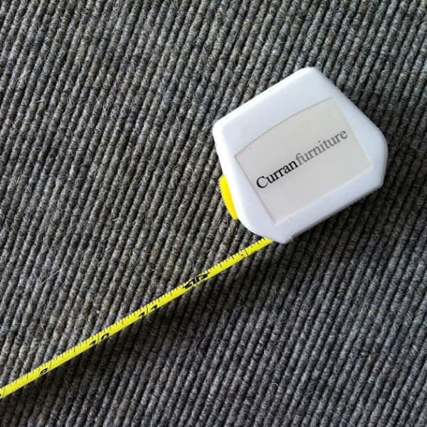 close-up: polo in dark grey