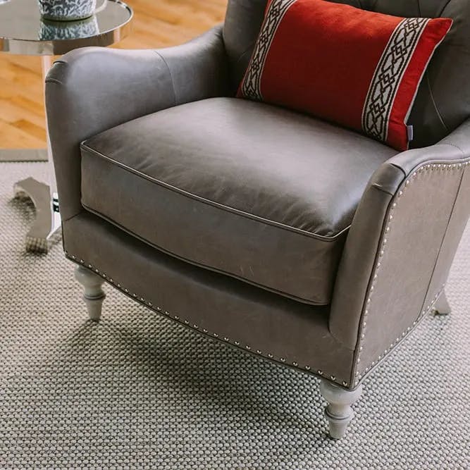 Gillingham Crystalline wool-sisal rug with cloth border in sitting room