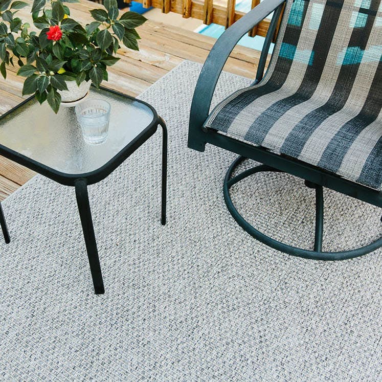 Savannah Iron outdoor rug in deck
