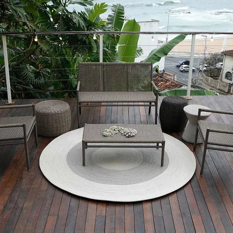 focal point: a custom circular rope rug adorns decks & patios