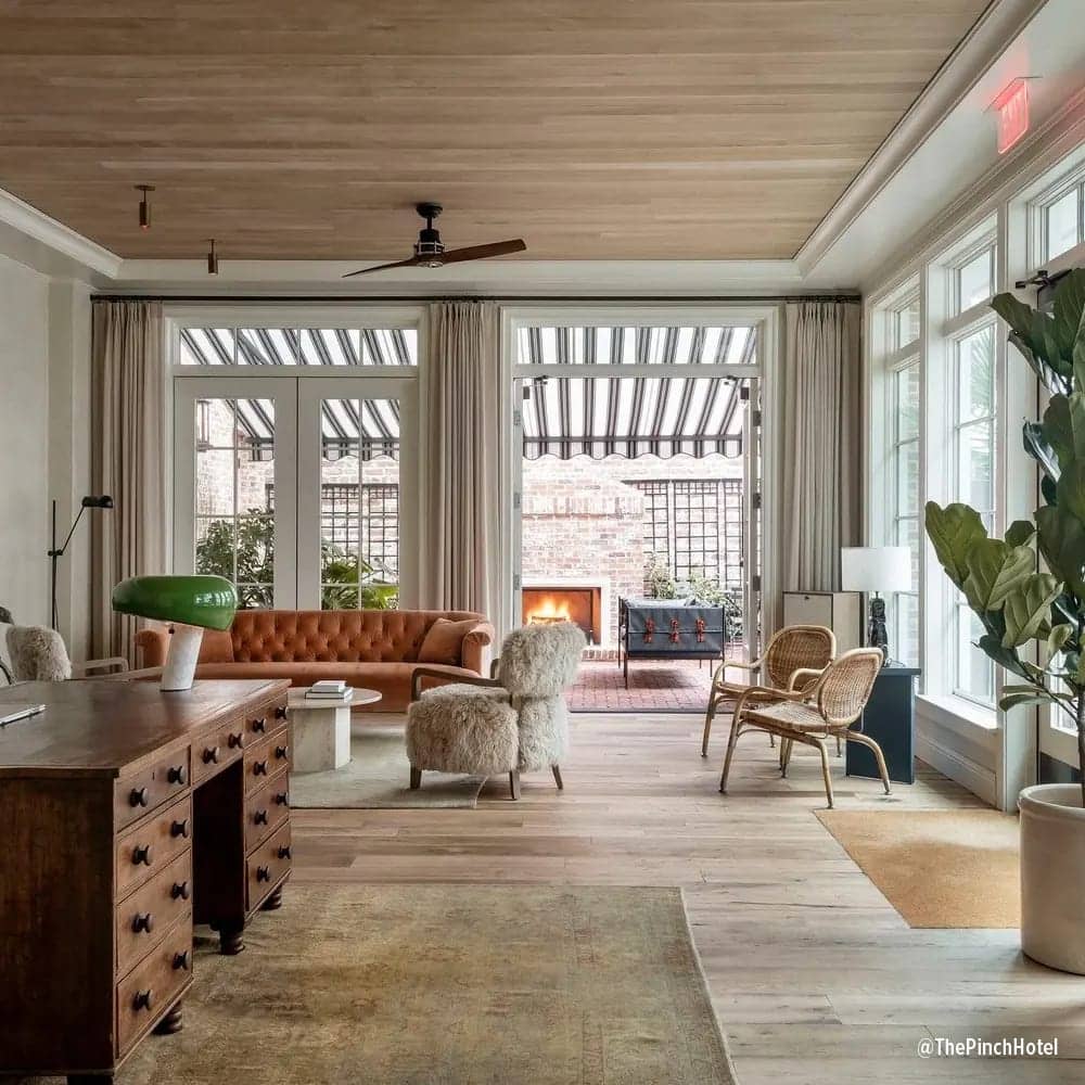 Lobby of Pinch Hotel