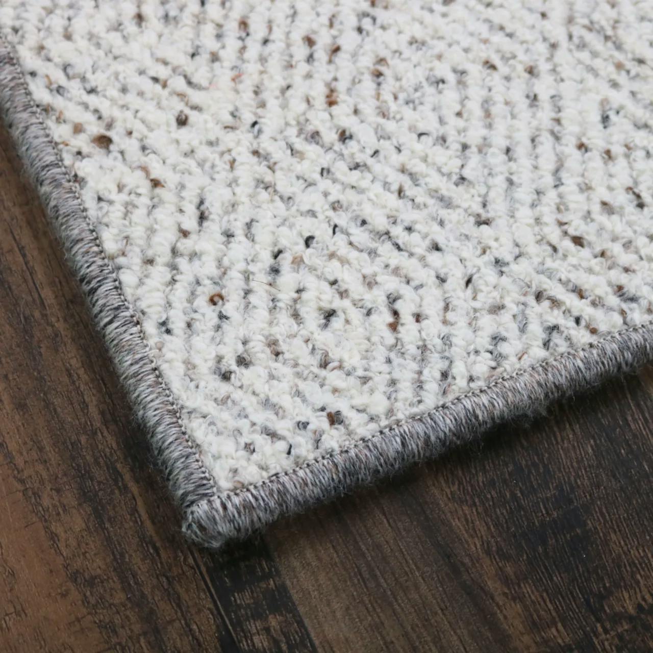 Fairfield Willow area rug with serged edge