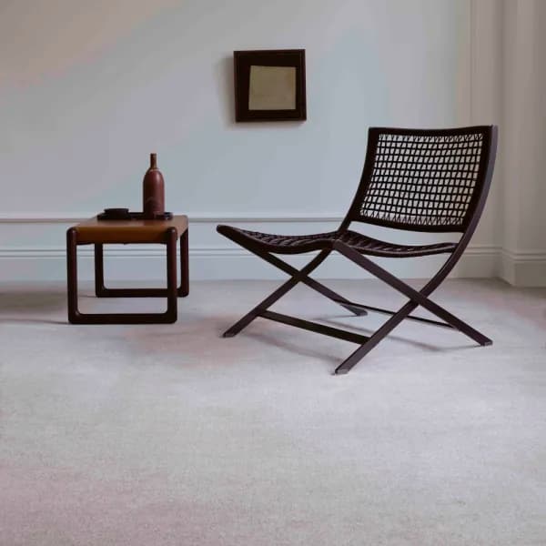Chennai Sparrow wool carpet in wall-to-wall installation